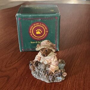 Boyd’s Bears Bailey at the beach with wrong box